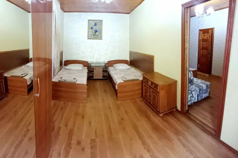 Двухкомнатный номер 6, 5чел., (2 этаж)
