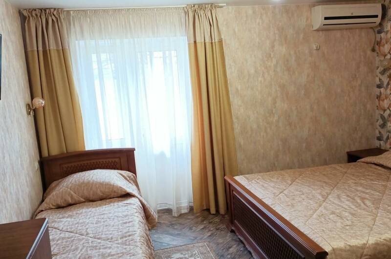 3-х местный с балконом