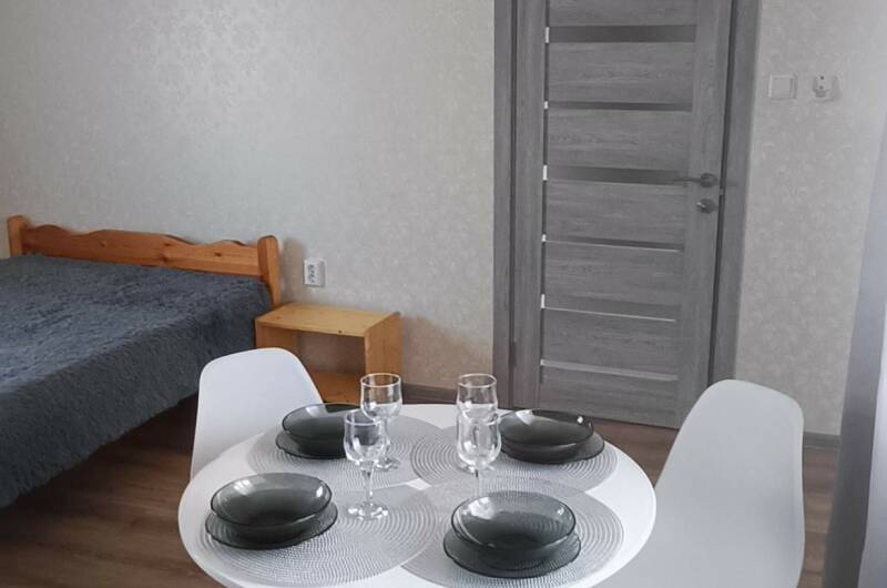 Двухкомнатная студия с кухней с изолир. комнатами