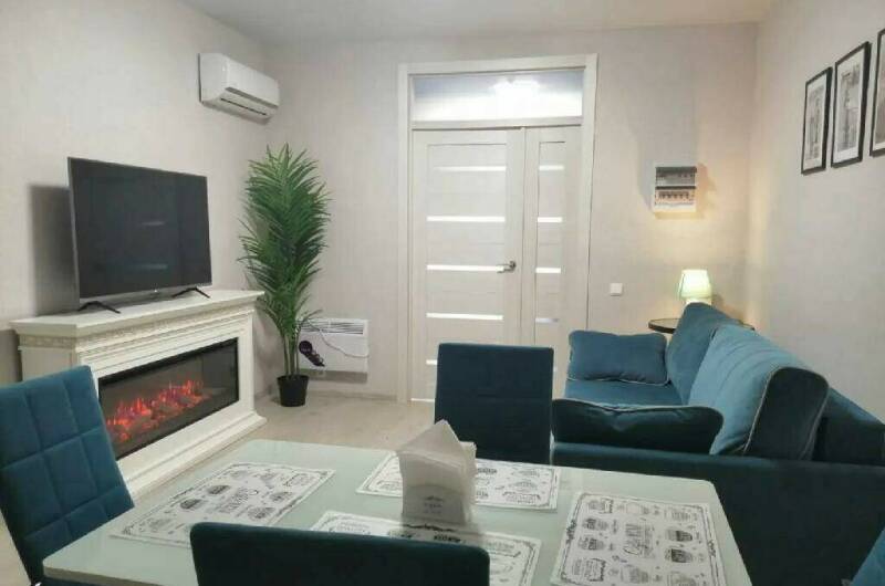 Семейная квартира с бассейнами