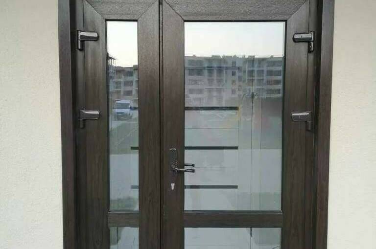 Семейная квартира с бассейнами