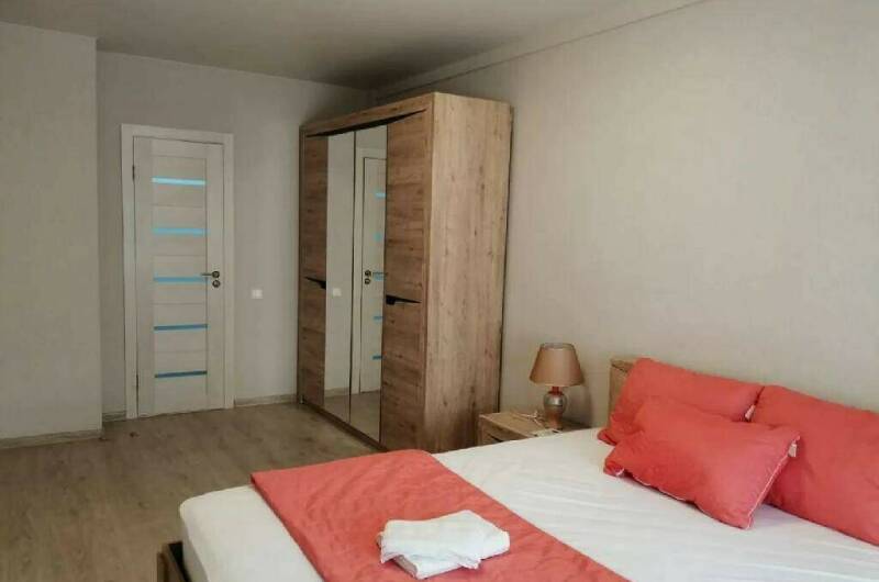 Семейная квартира с бассейнами