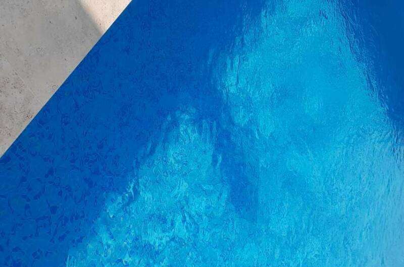 Коттедж с бассейном