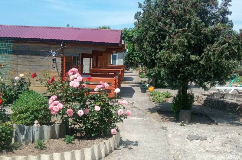 Домики «У Ларисы»
