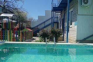 Отель «Друзья»