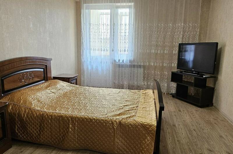 Однокомнатная квартира на Толстого