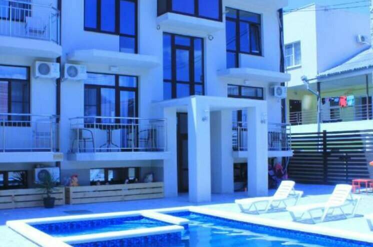 Комплекс апартаментов «Theo luxury apartaments»