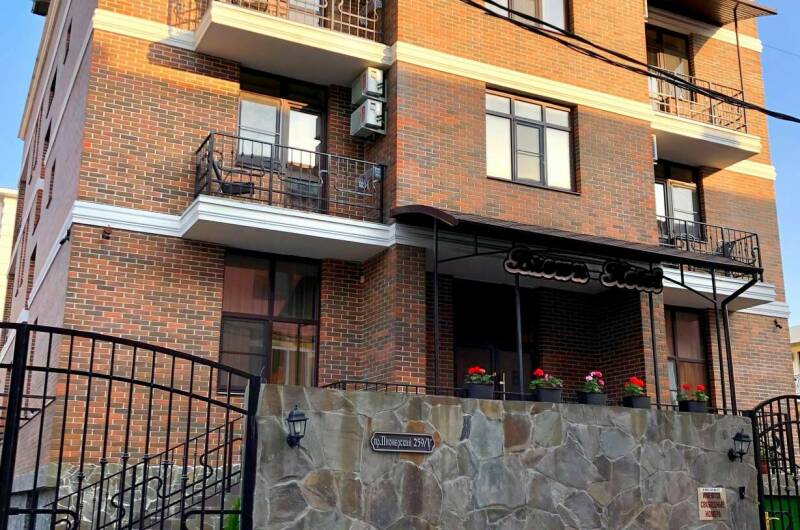 Отель «Brown»