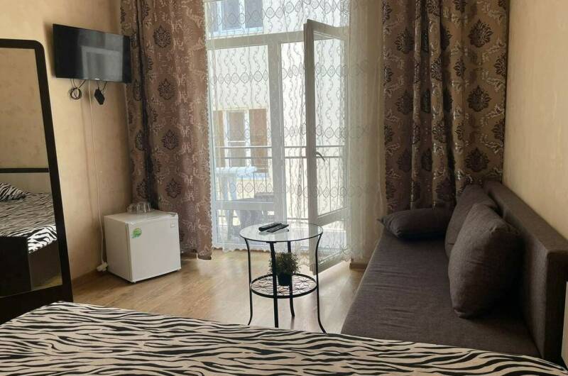 Гостевой дом «Агрия-Джем 213 Б &amp; Три звезды»