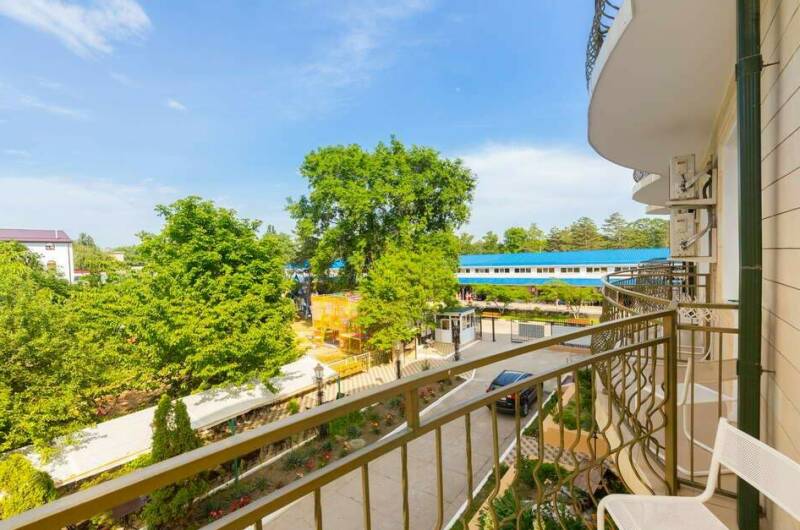 Отель «Белый Лебедь»