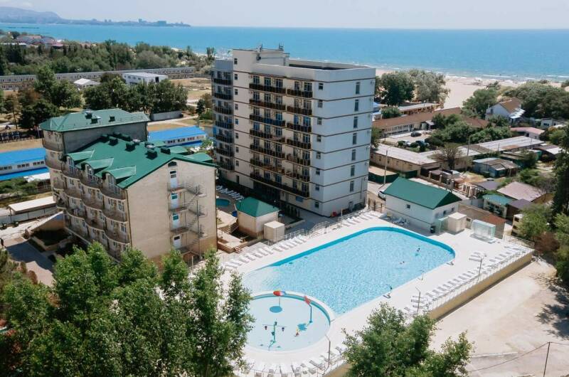 Отель «Белый Лебедь»