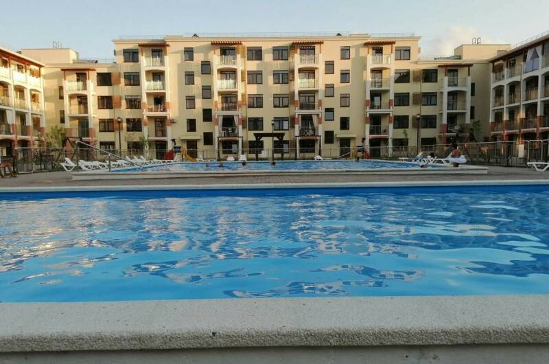 Студия «Мария» с бассейнами во дворе