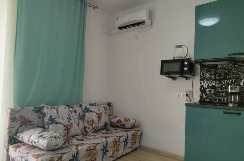 Студия «Мария» с бассейнами во дворе