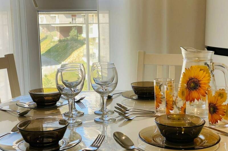 Двухкомнатная квартира с видом на море