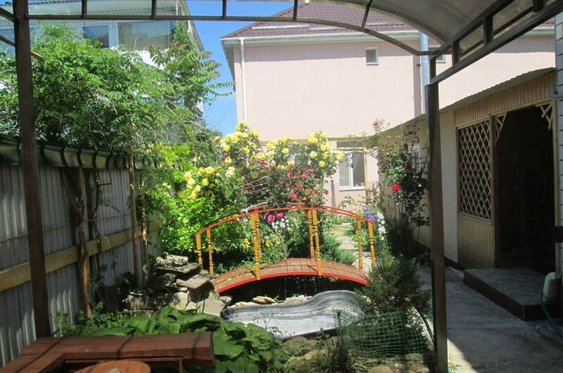 Частный дом «Зеленый дворик»