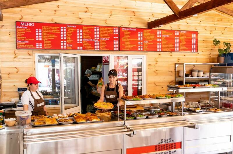 Пляж-отель «Full House»