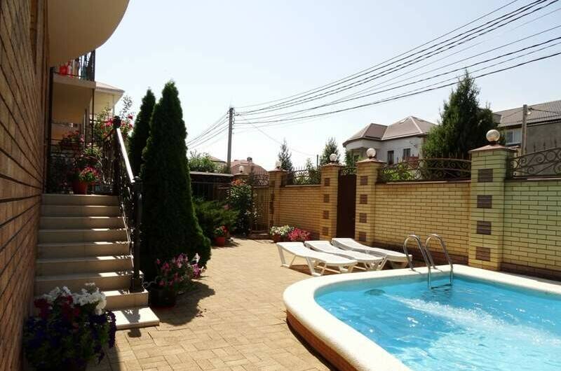 Гостевой дом «На Лазурной 10»