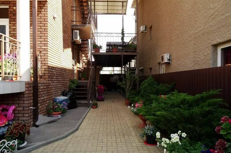 Гостевой дом «На Лазурной 10»