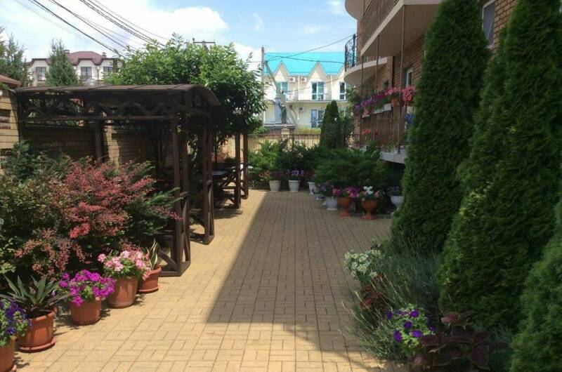 Гостевой дом «На Лазурной 10»