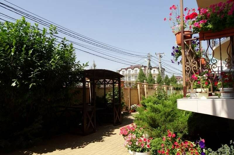 Гостевой дом «На Лазурной 10»