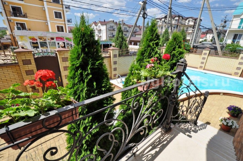 Гостевой дом «На Лазурной 10»