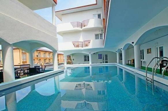 Отель «Белое Солнце»