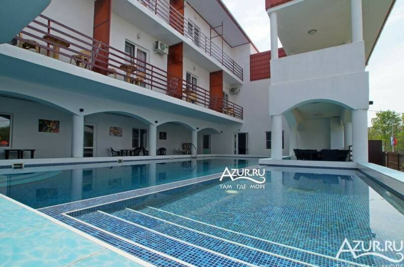 Отель «Белое Солнце»