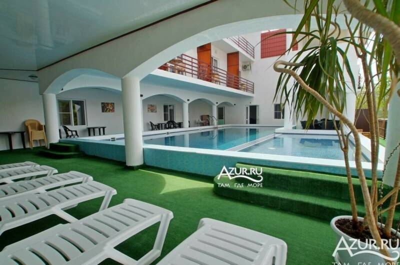 Отель «Белое Солнце»