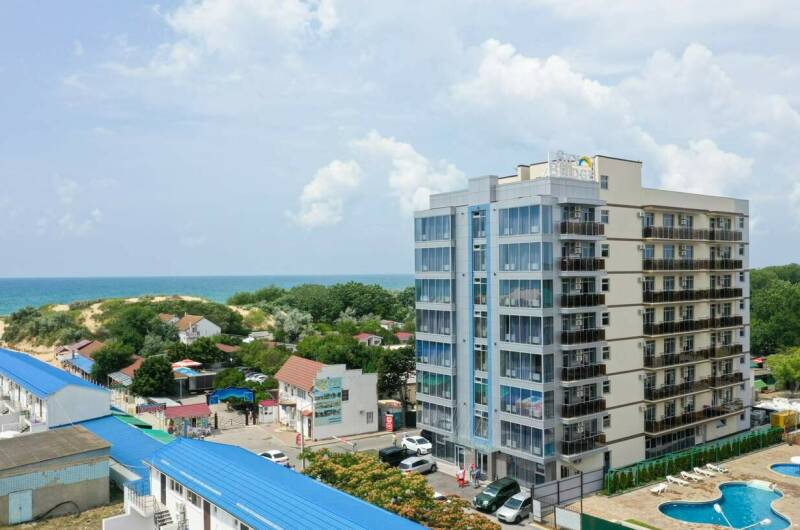 Отель «Skybridge»