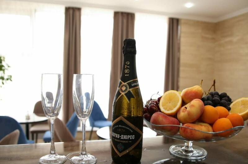 Отель «Skybridge»