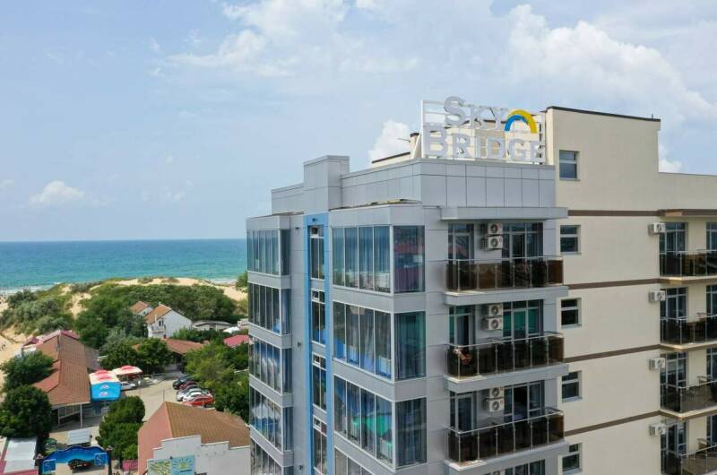 Отель «Skybridge»