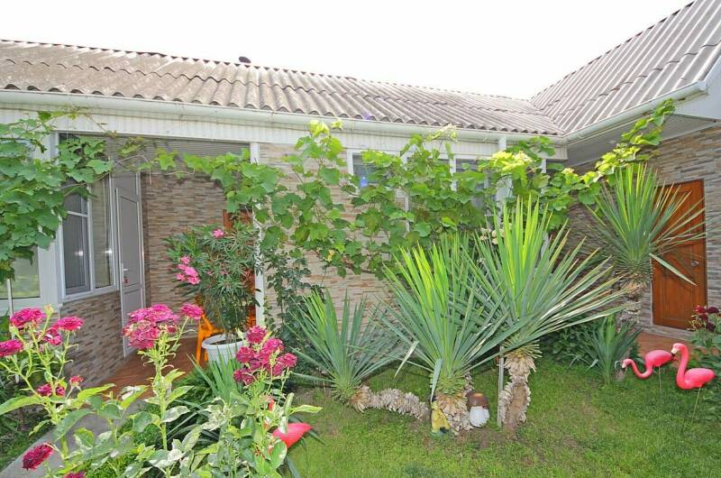 Гостевой дом «Зеленый дворик на Черноморской»