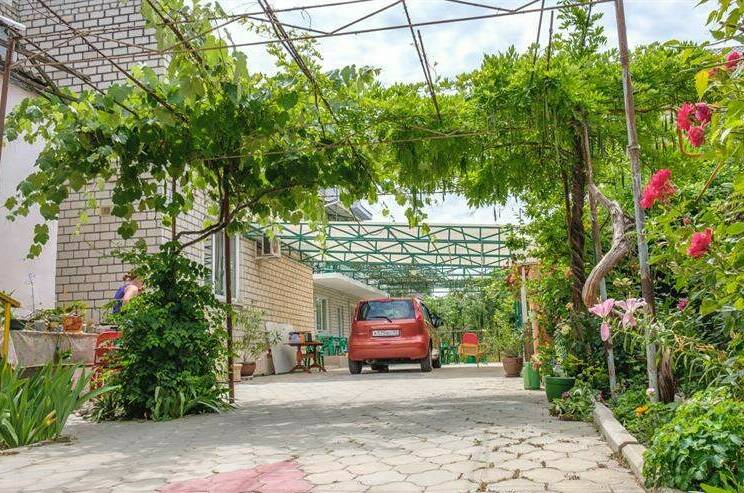 Гостевой дом на Самбурова 102