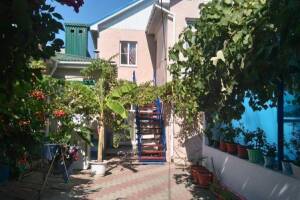 Изображение Гостевой дом «На Комарова 17» #1