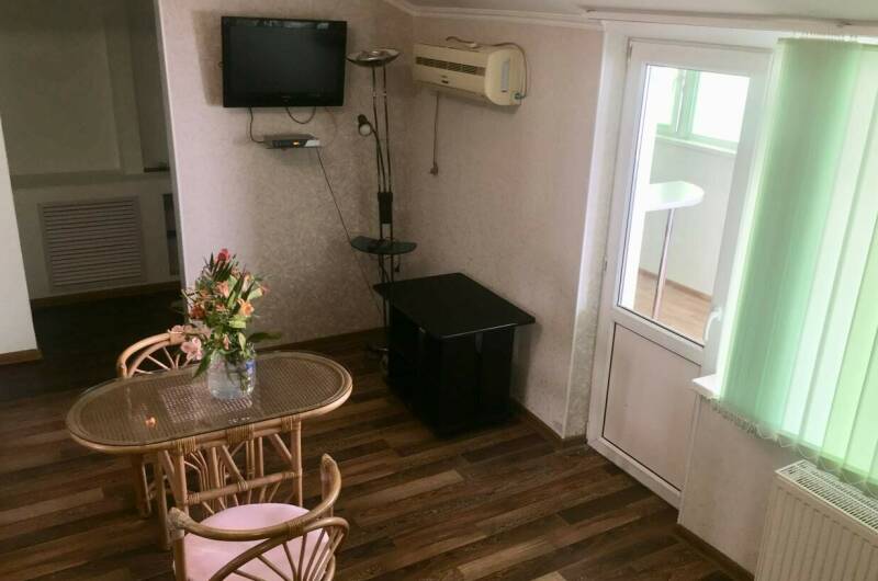 Однокомнатная квартира на 40 лет Победы