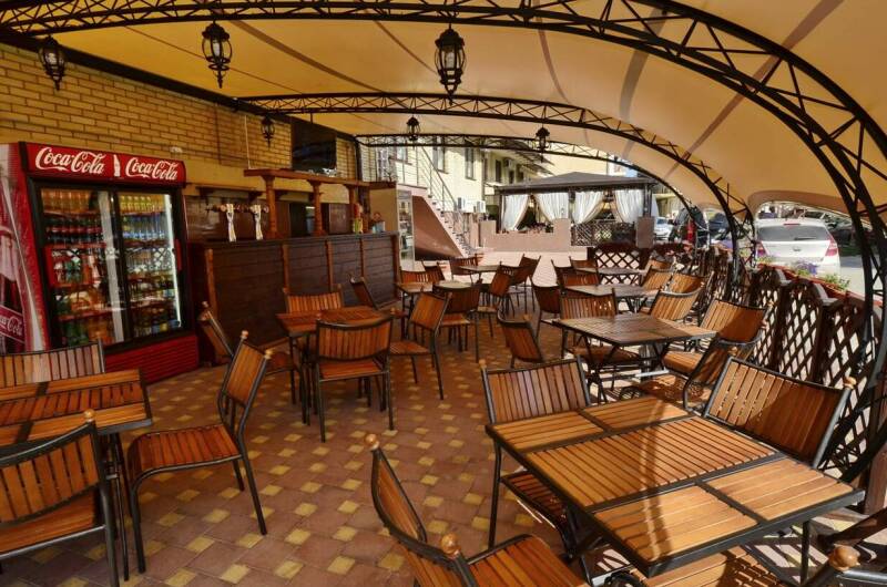 Отель «Леонидас»