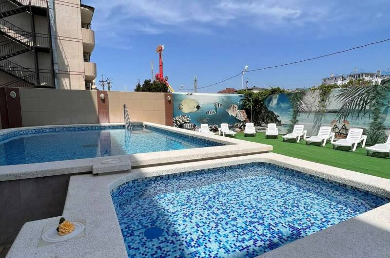 Отель «Леонидас»