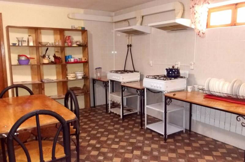 Частный дом с комнатами для гостей на Ангарском 5