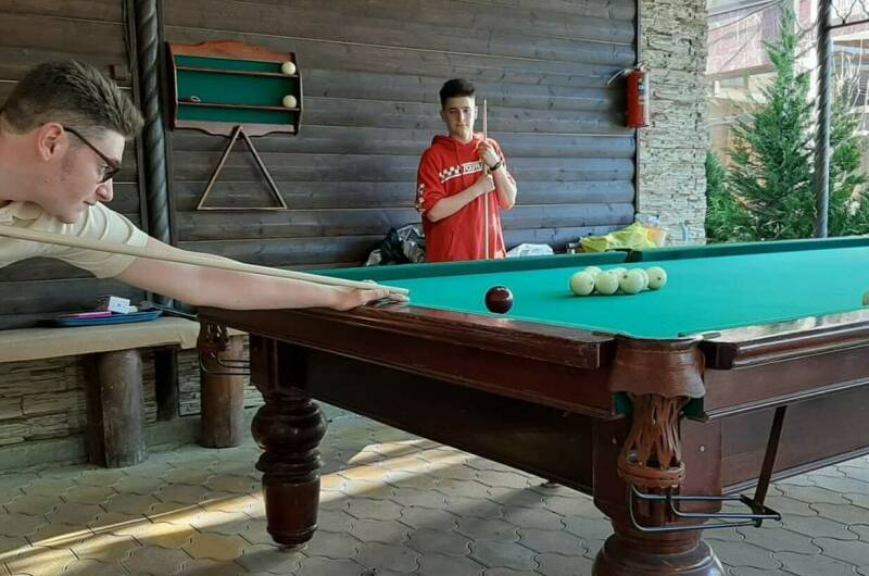 Отель «Радужный»