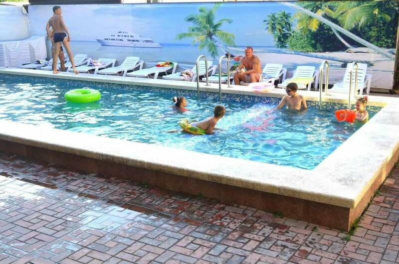 Пансионат мать и дитя «Поющие в терновнике»