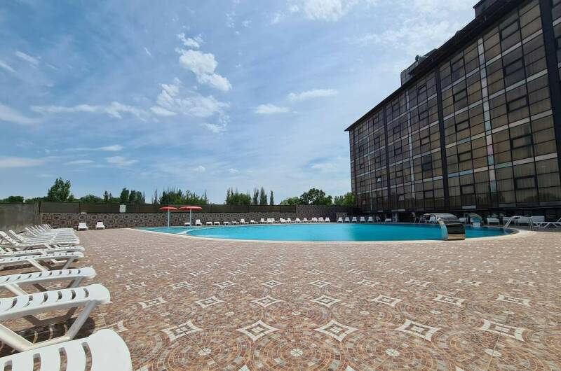 Отель «Brass Family»