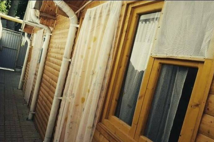 Двухкомнатный деревянный домик с кухней