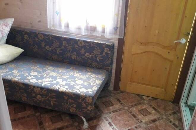 Двухкомнатный деревянный домик с кухней