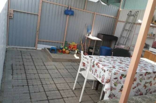 Двухкомнатный деревянный домик с кухней